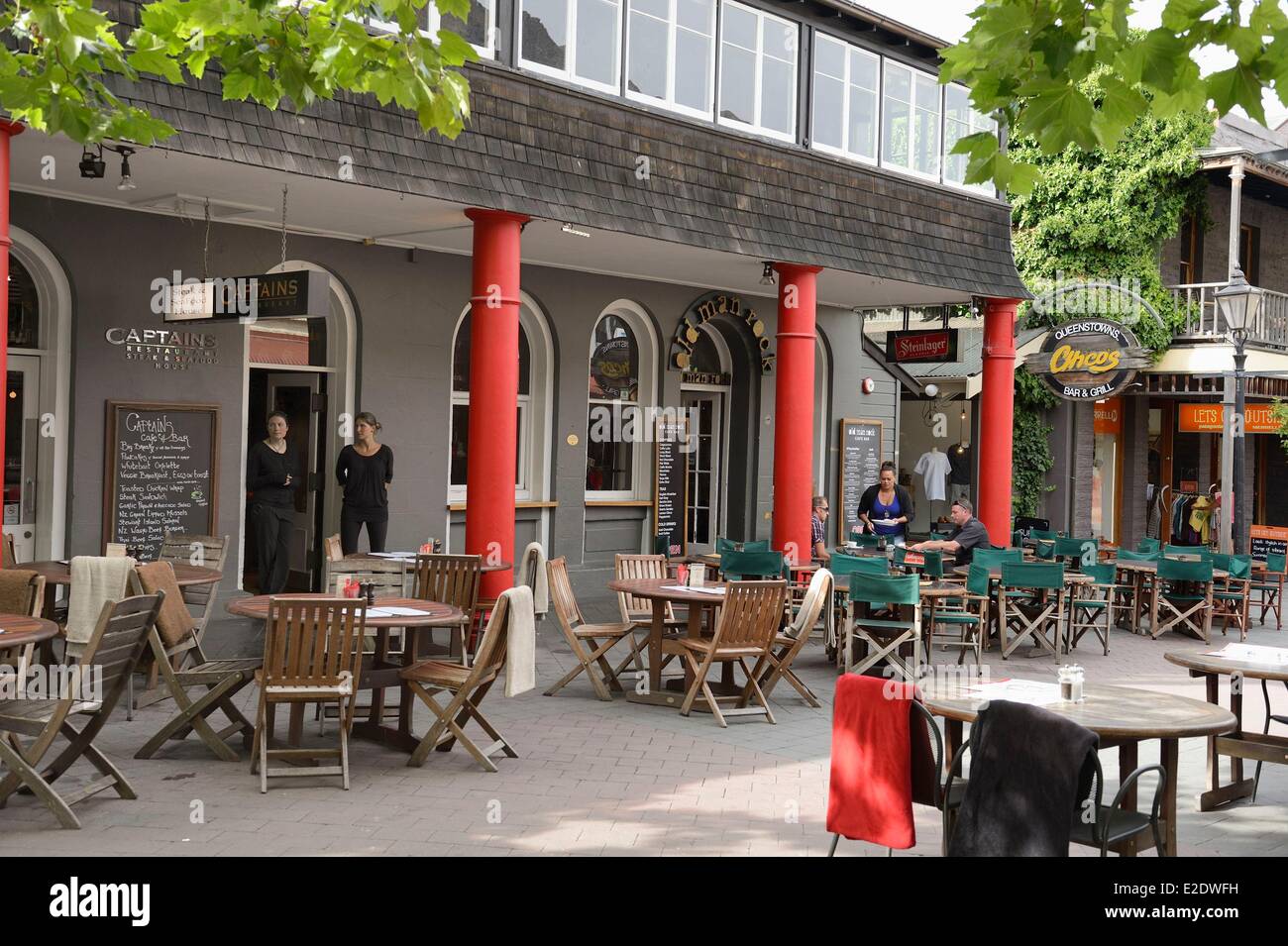 New Zealand, South island, Otago region, Queenstown on the edge of Lake