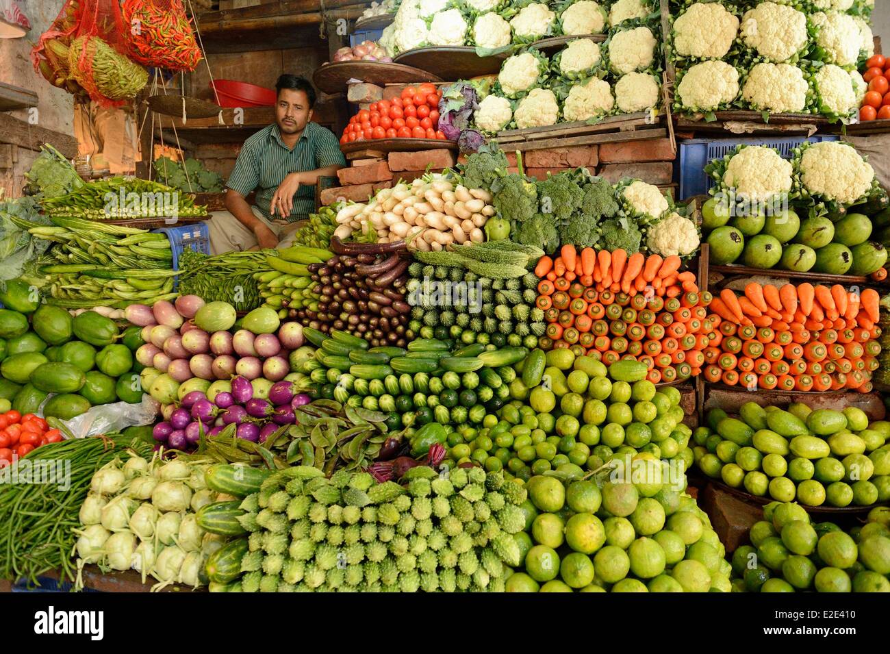 Market bangladesh hi-res stock photography and images - Alamy