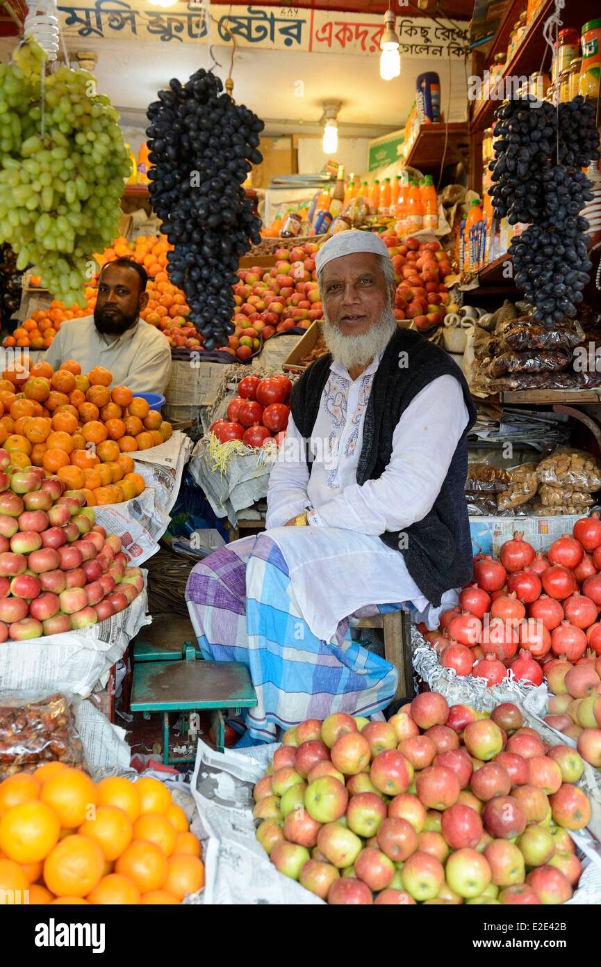 Bangladesh Dhaka (Dacca) fruit market in Old Dhaka Stock Photo Alamy