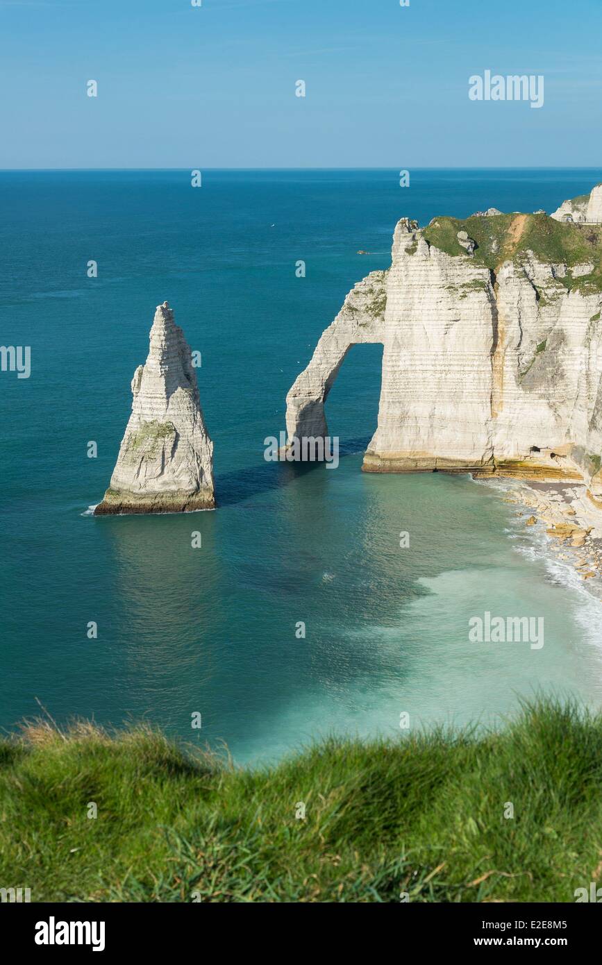 France, Seine Maritime, Etretat, Aiguille, the arch of Aval cliff Stock ...