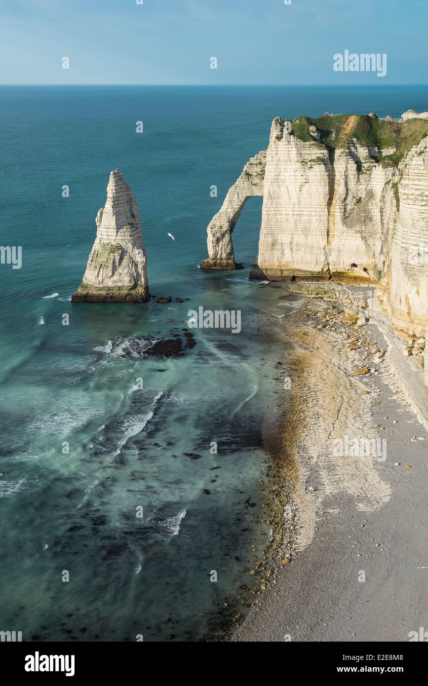 France, Seine Maritime, Etretat, Aiguille, the arch of Aval cliff Stock ...