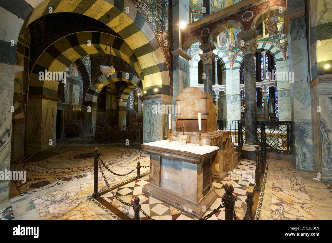 Aachen charlemagne throne hi-res stock photography and images - Alamy