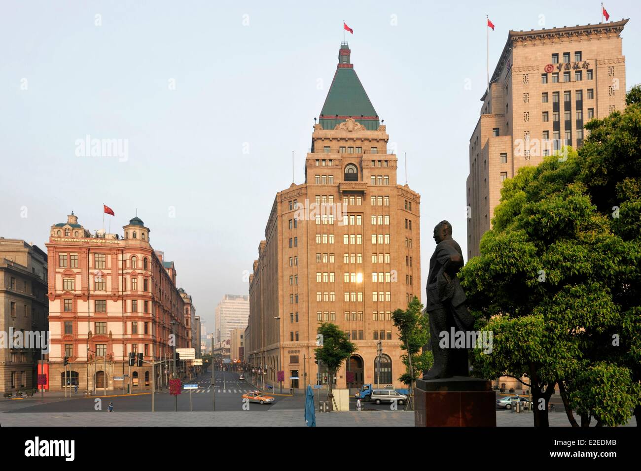 China, Shanghai, the Bund, the Bank of China to the right and the Peace Hotel Stock Photo