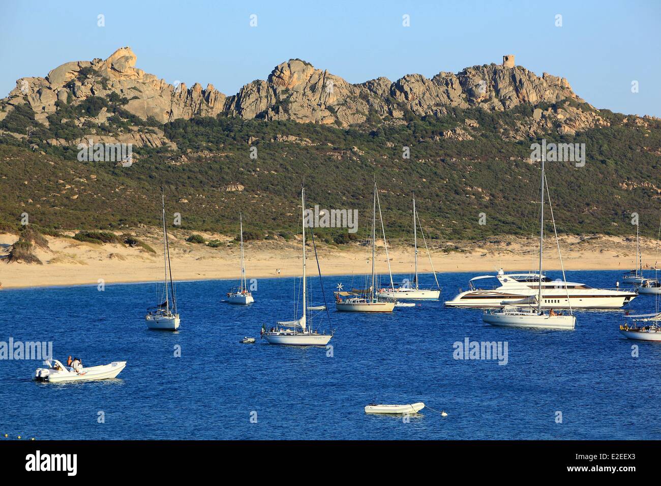 France, Corse du Sud (2A), Gulf of Roccapina, boats at anchor, the Lion Roccapina in the background Stock Photo
