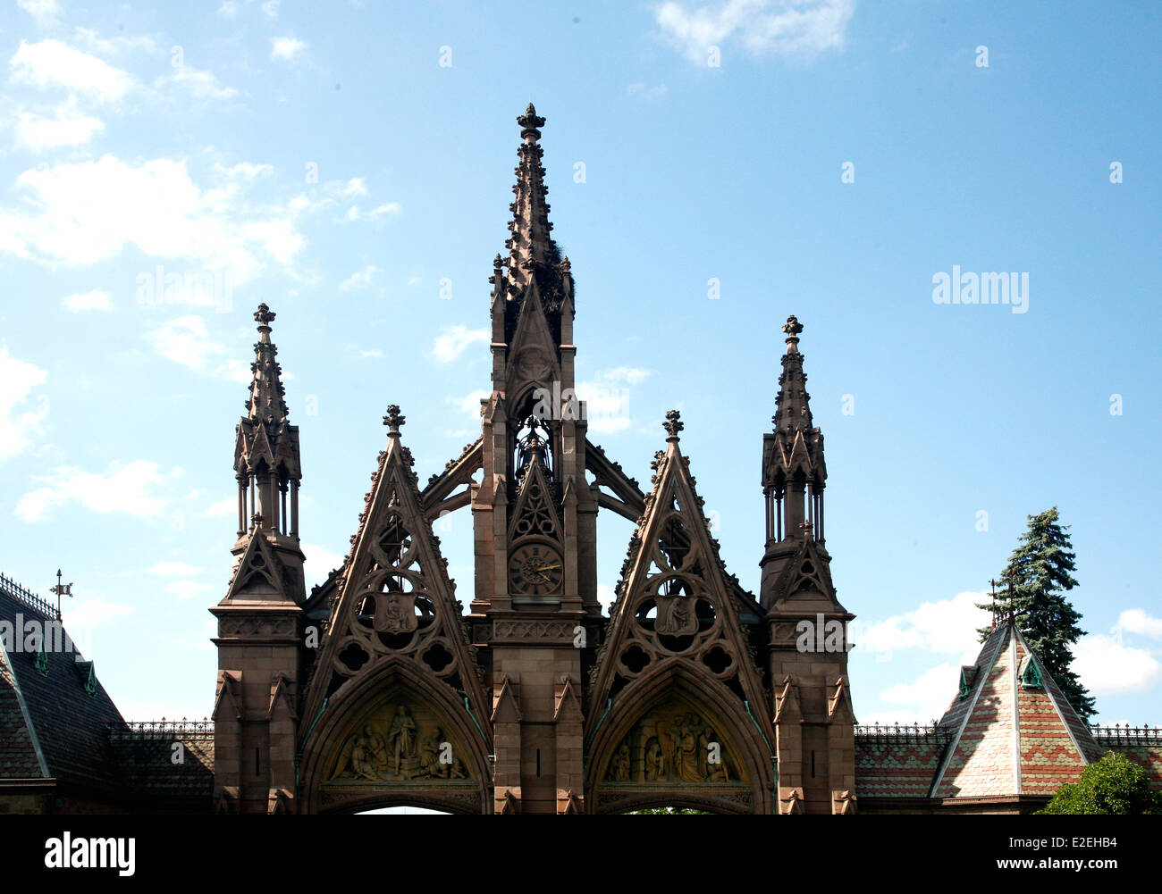 Building as you enter Greenwood Cemetery Brooklyn NY Stock Photo Alamy
