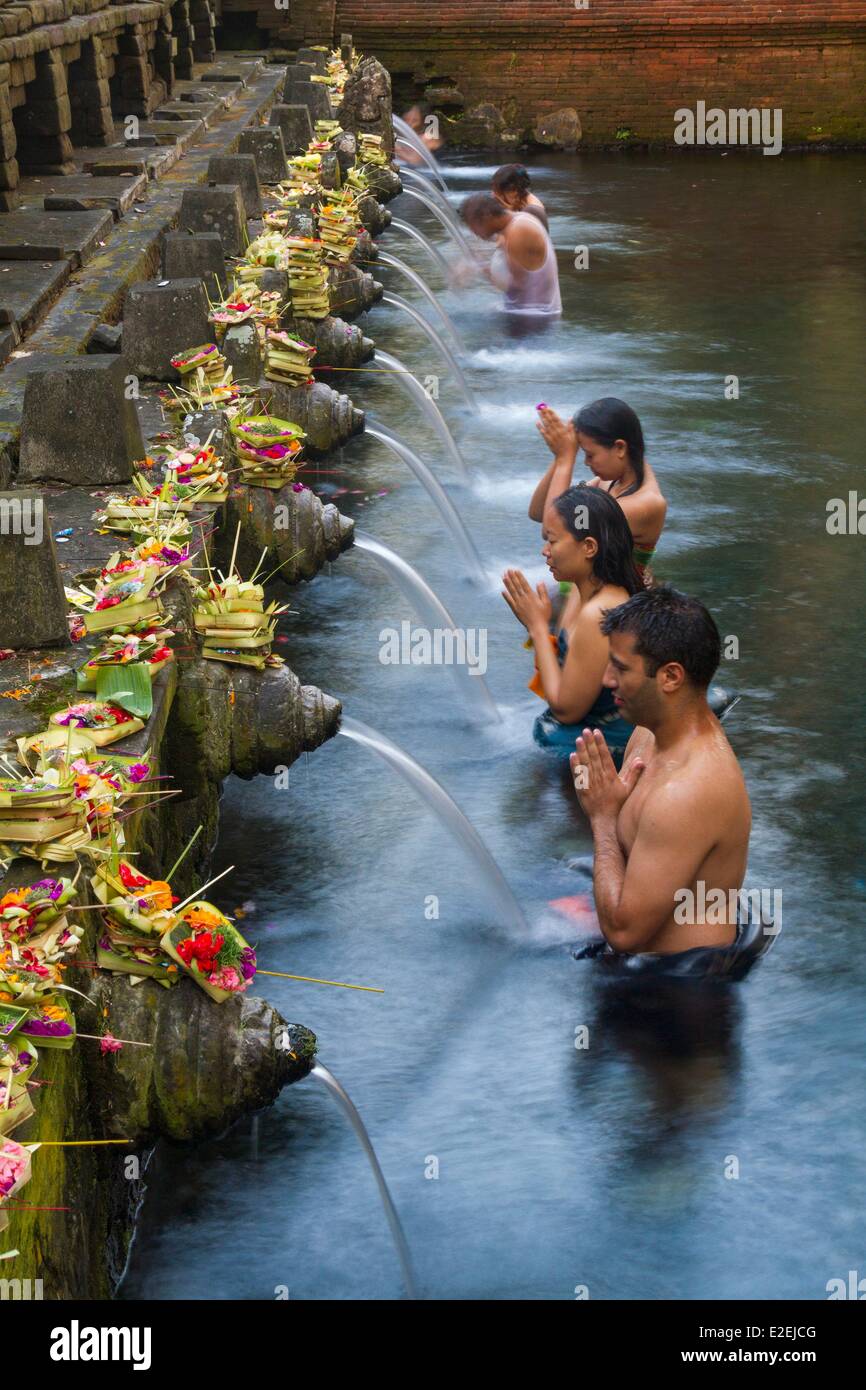 Indonesia, Bali, Tampaksiring, bath in the sacred Tirta Empul spring Stock Photo