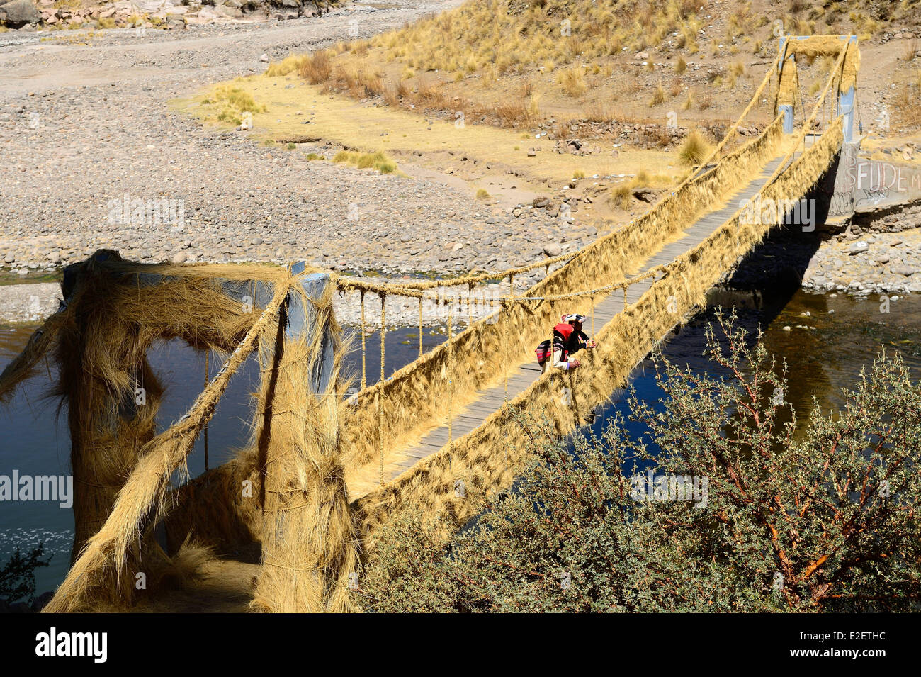 Peru Espinar province Suykutambo Tree Canyons rope bridge spanning the Rio Apurimac which joins the Ucayali with the Maranon to Stock Photo