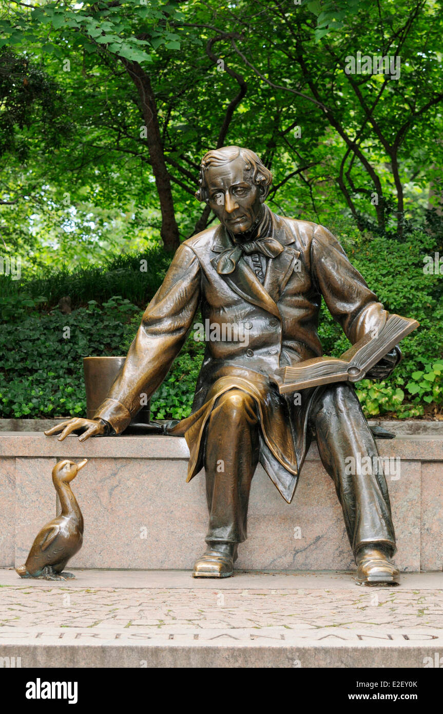 United States New York Central Park statue of Hans Christian Andersen and the Ugly Duckling by sculptor Georg John Lober Stock Photo