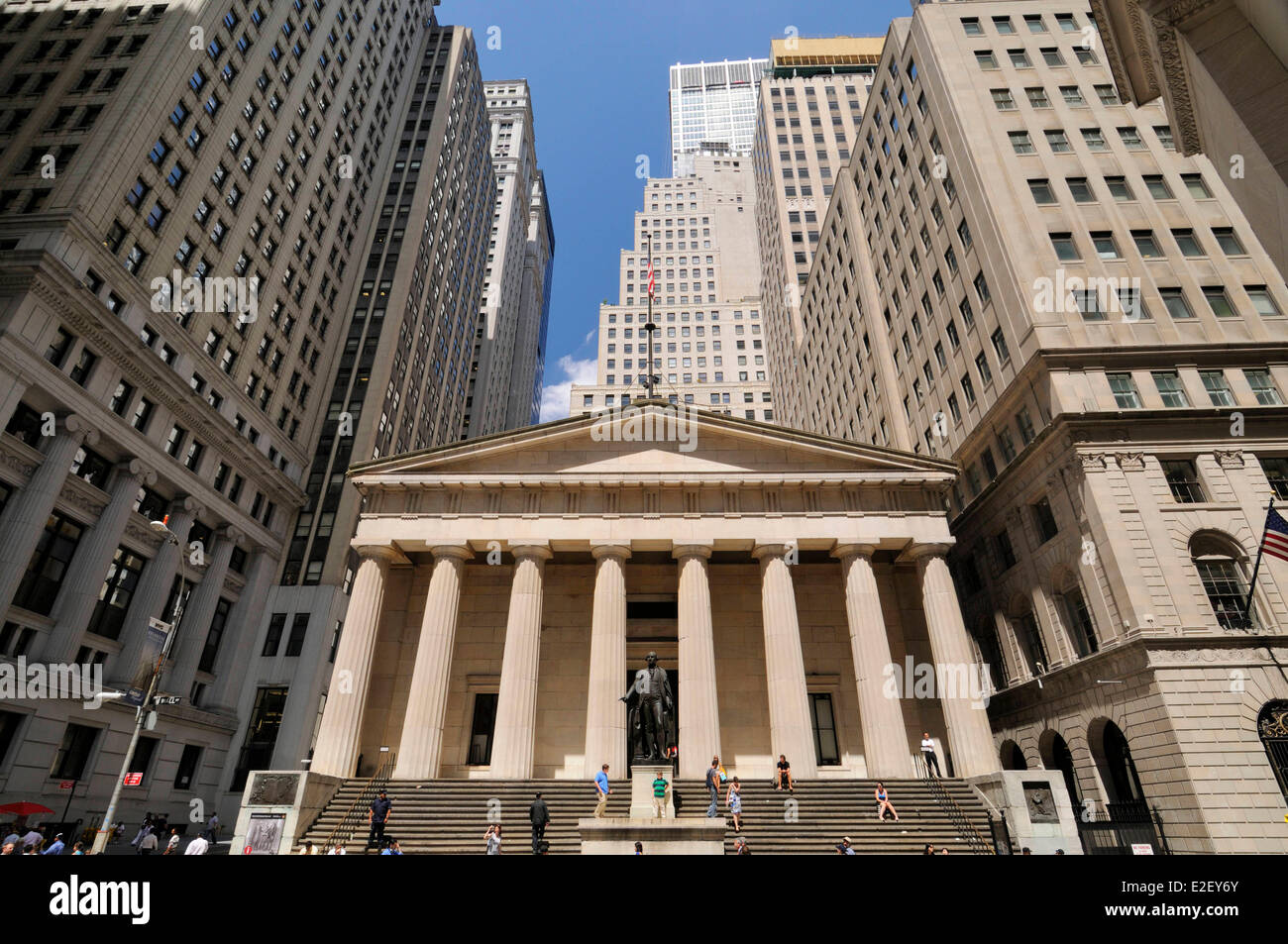 United States, New York, Wall Street, Federal Hall historic building with a statue of George Washing Stock Photo