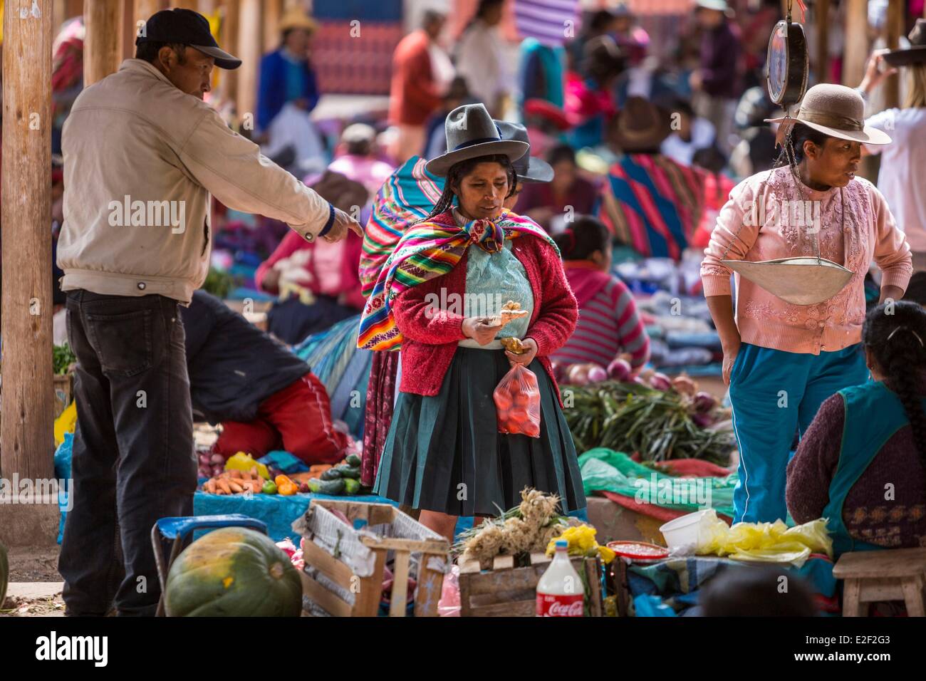 Peru, Cuzco Province, the Sacred Valley, Chinchero market Stock Photo
