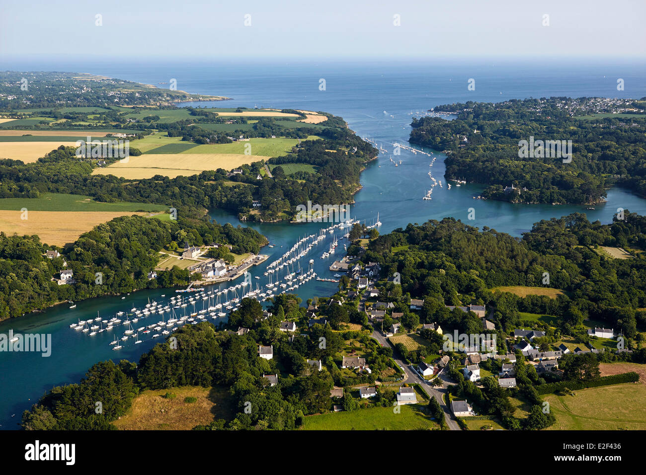 France, Finistere, Nevez, Moelan sur Mer, the Aven river, Rosbraz (aerial view) Stock Photo