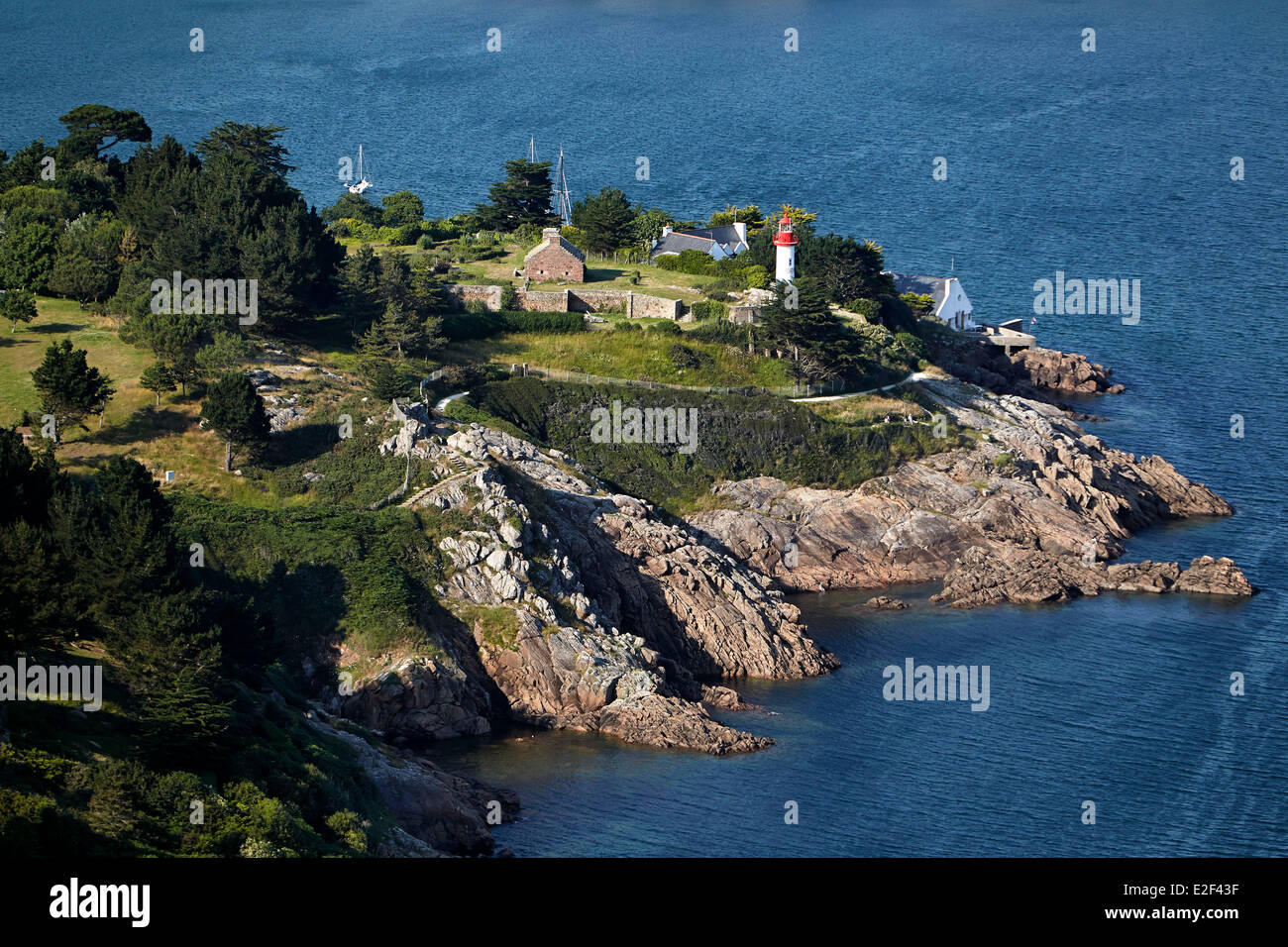 France, Finistere, Nevez, mouth of the Aven river, Port Manec'h, Beg Ar Vechen (aerial view) Stock Photo