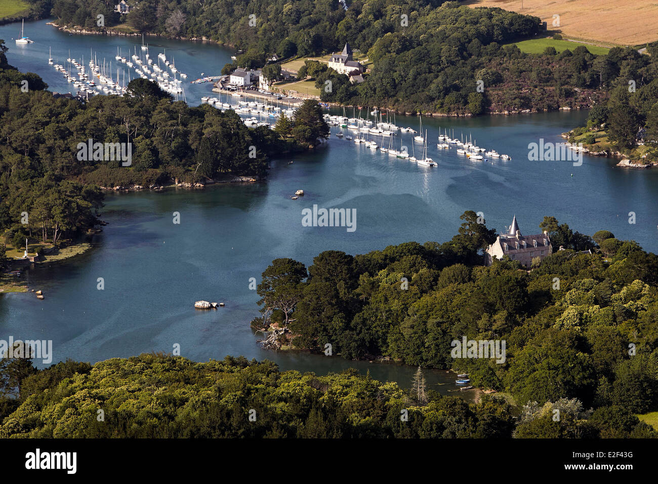 France, Finistere, Nevez, the Aven river, Rosbraz (aerial view) Stock Photo