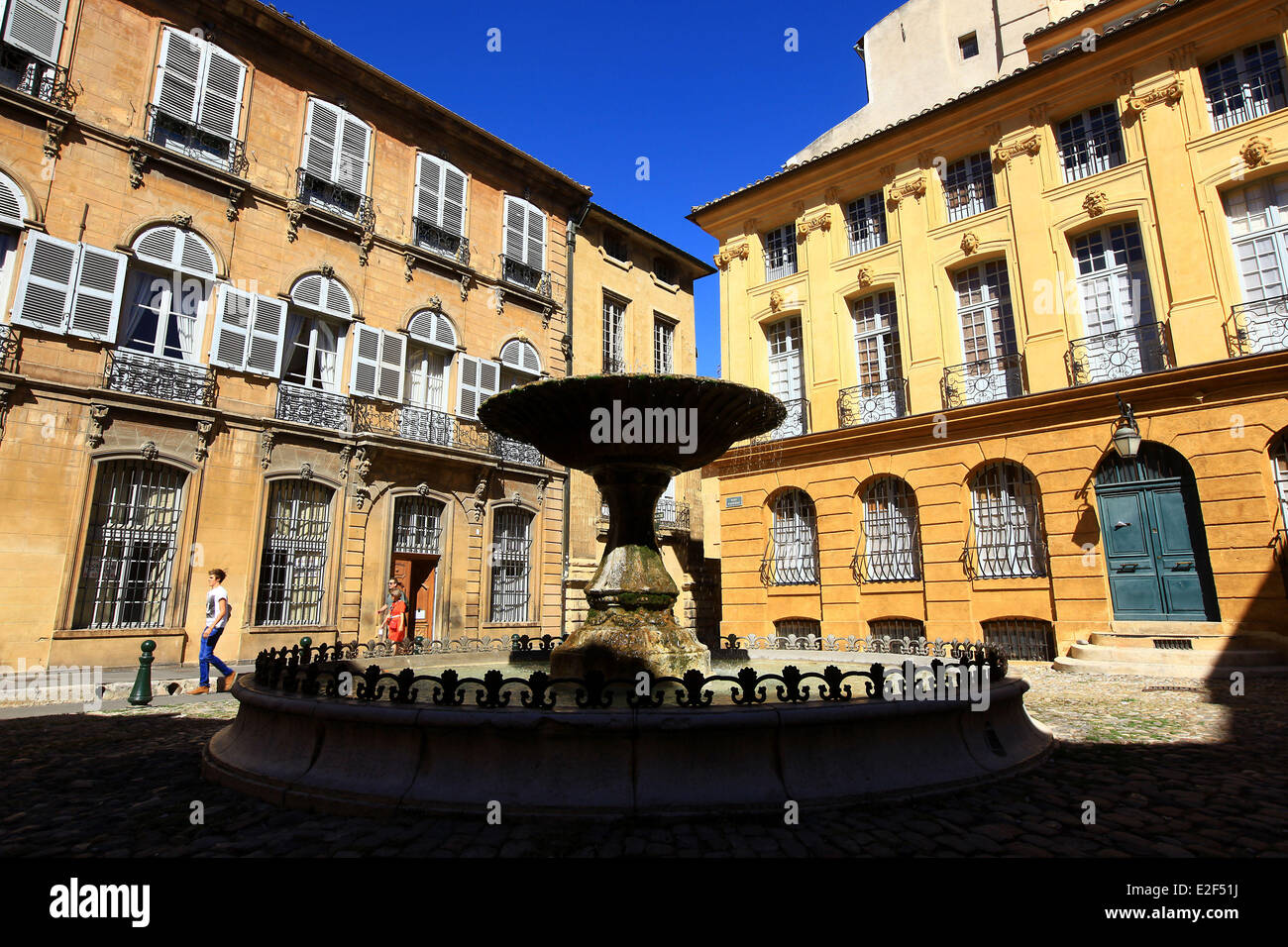 Fountain of albertas square hi-res stock photography and images - Alamy