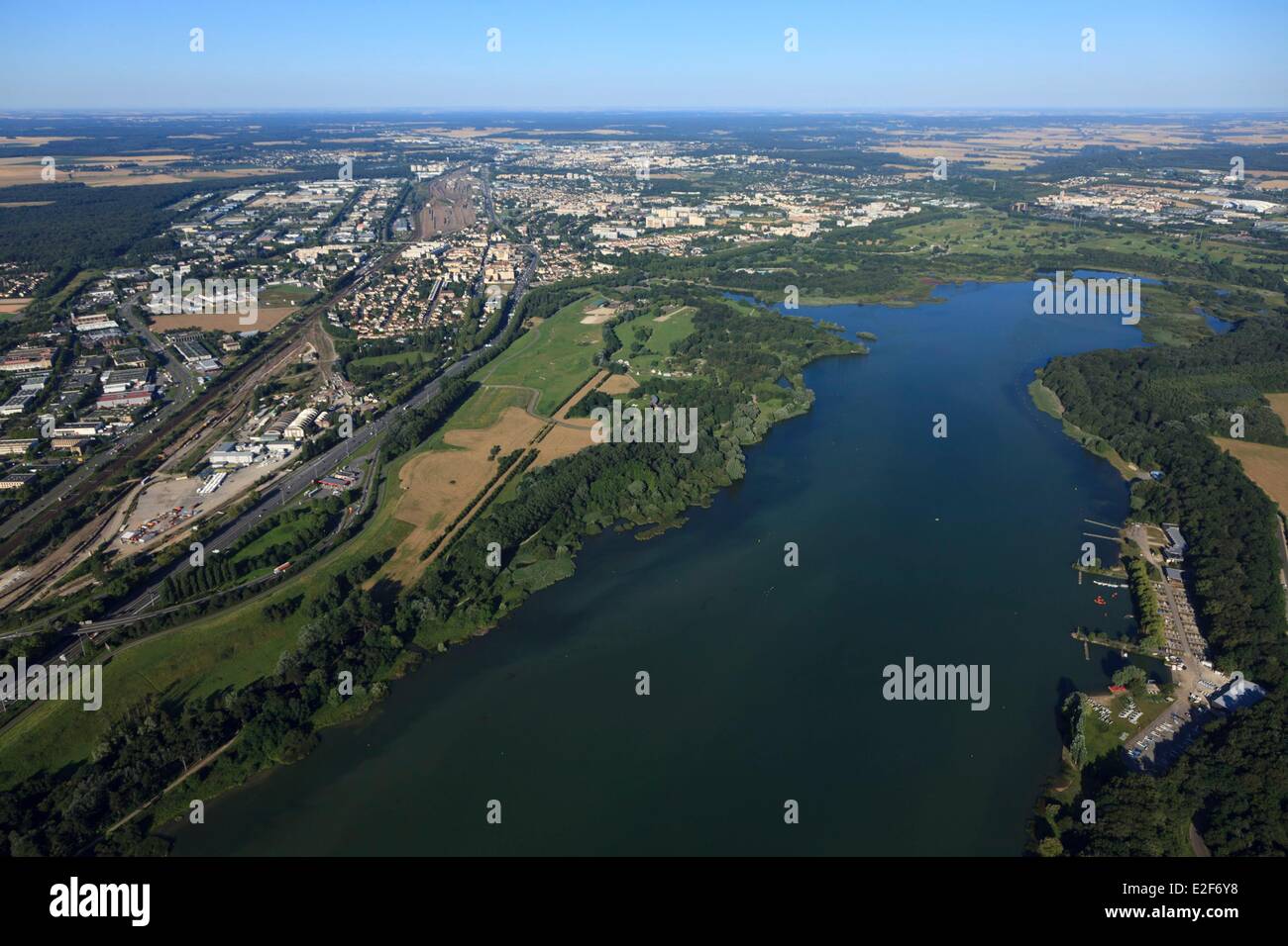 France, Yvelines, Trappes en Yvelines, leisure and nature reserve of Saint Quentin en Yvelines (aerial view) Stock Photo