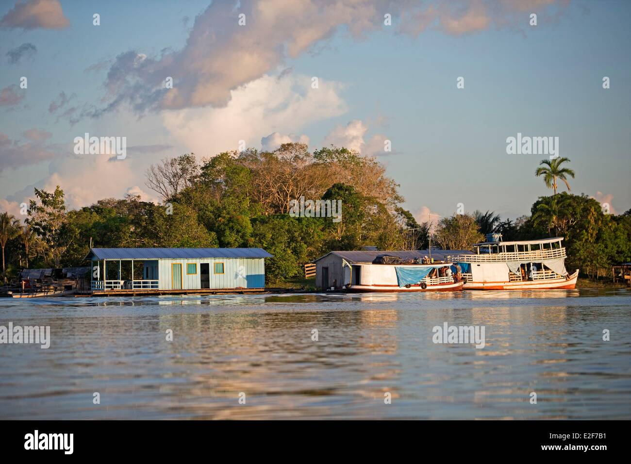 Brazil Amazonas State Manaus Amazon River Basin Floating House Stock Photo Alamy