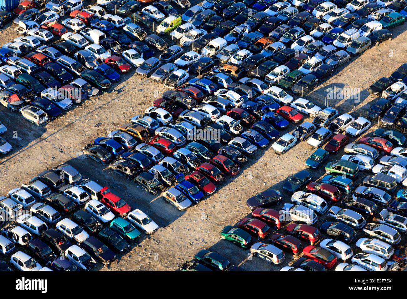 Car breakers scrap yard hi-res stock photography and images - Alamy