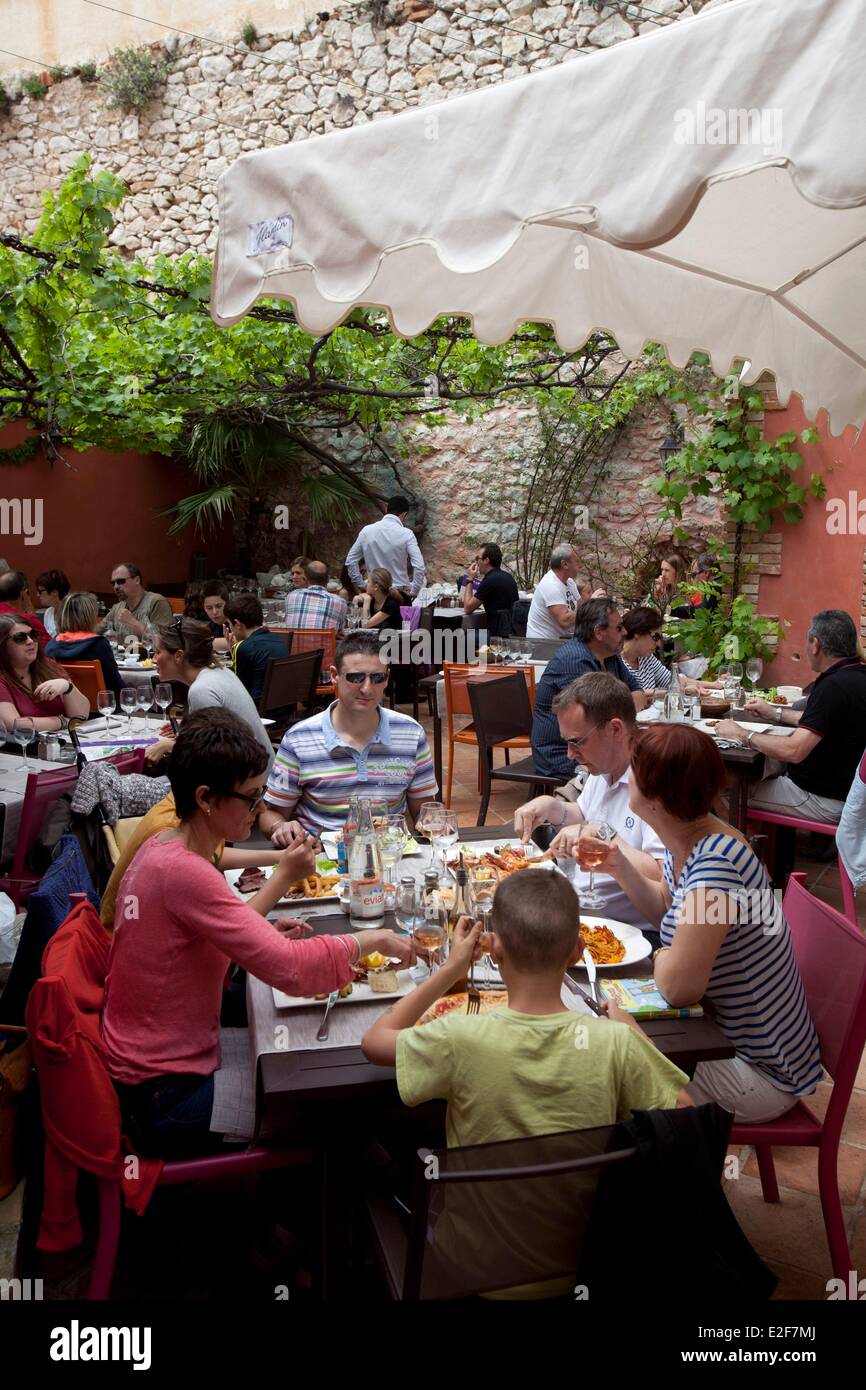 Page 3 Cave Restaurant High Resolution Stock Photography And Images Alamy