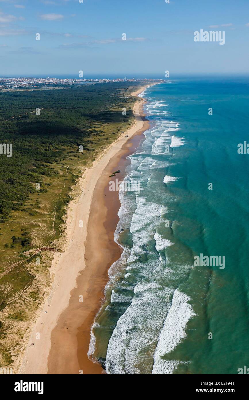 France, Vendee, Olonne-sur-Mer, les Granges and Sauveterre beaches between the sea and the dune (aerial view) Stock Photo