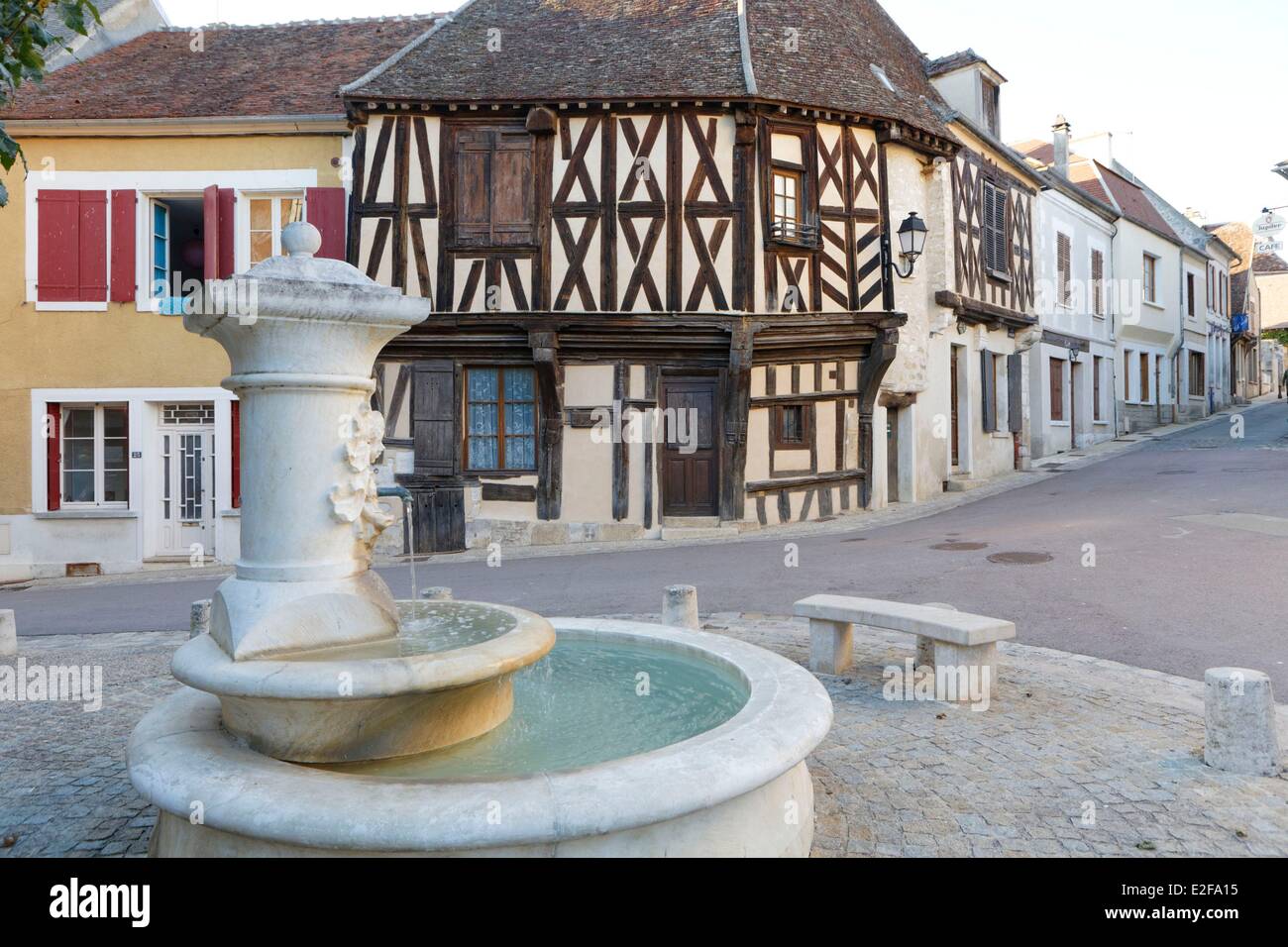 Cravant france hires stock photography and images Alamy