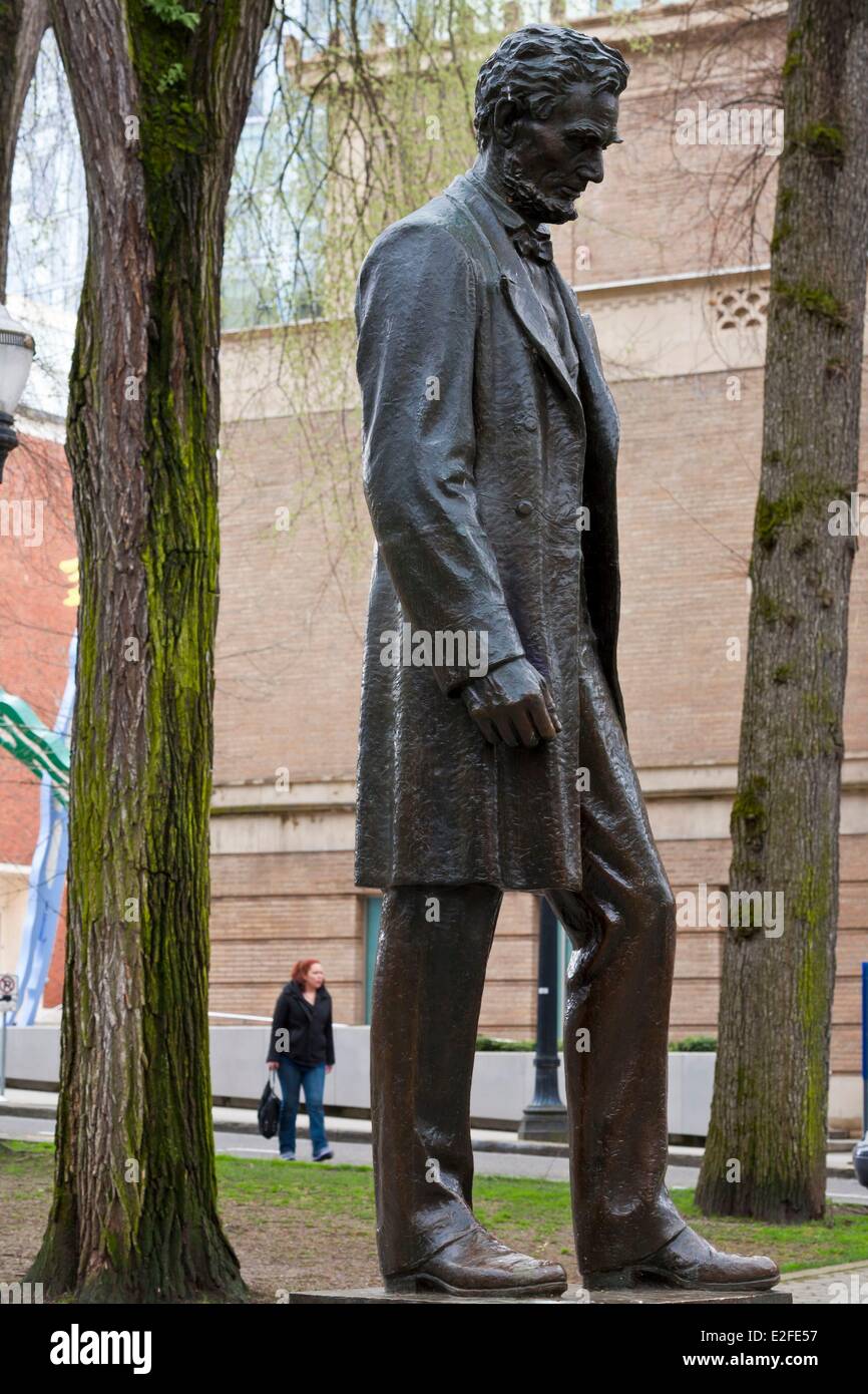 United States Oregon Portland Park Blocks bronze statue of President Abraham Lincoln by artist George Fite Waters and Stock Photo