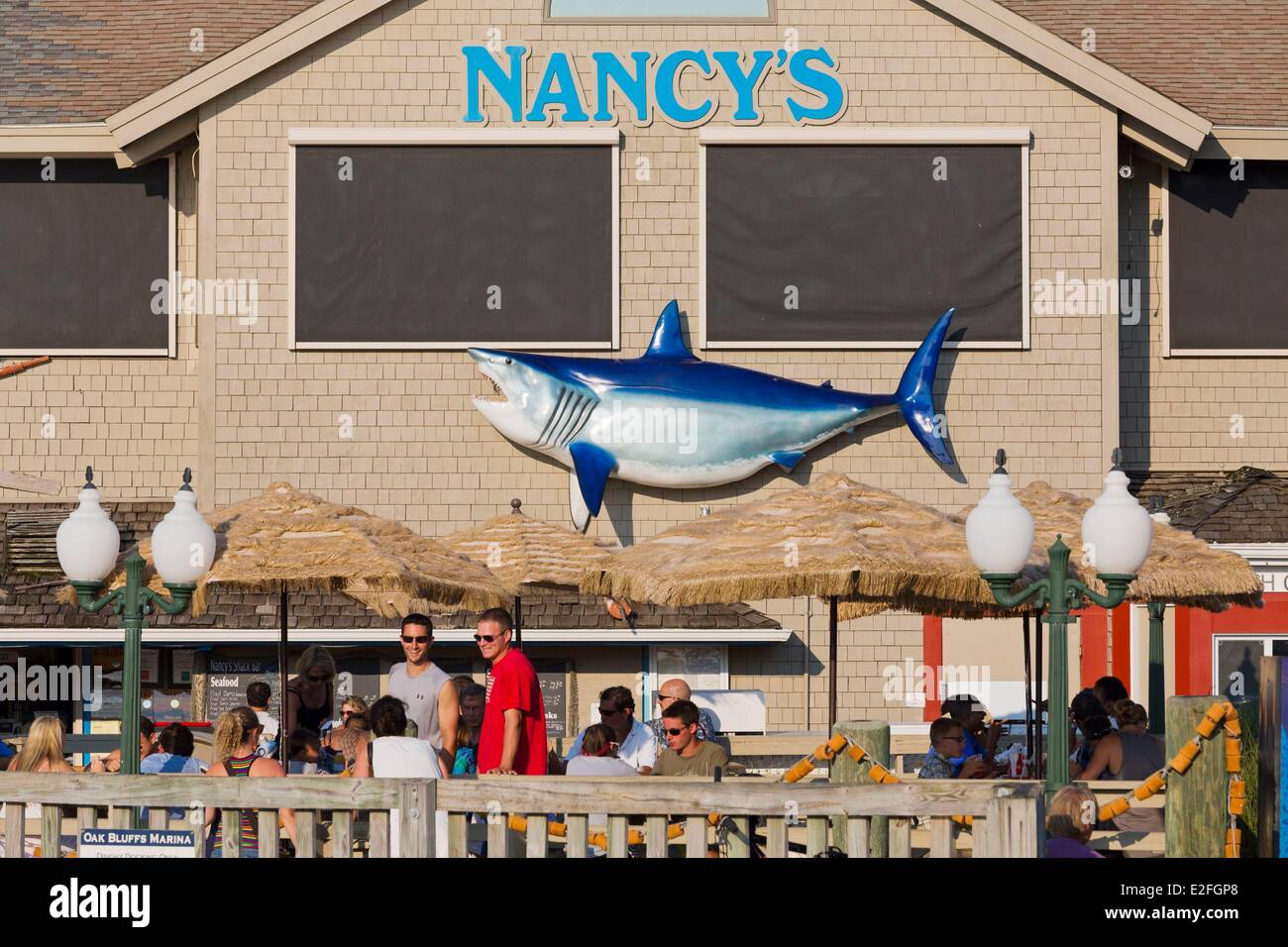 United States Massachusetts Cape Cod Martha's Vineyard island Oak Bluffs marina and restaurants Nancy's bar and restaurant Stock Photo