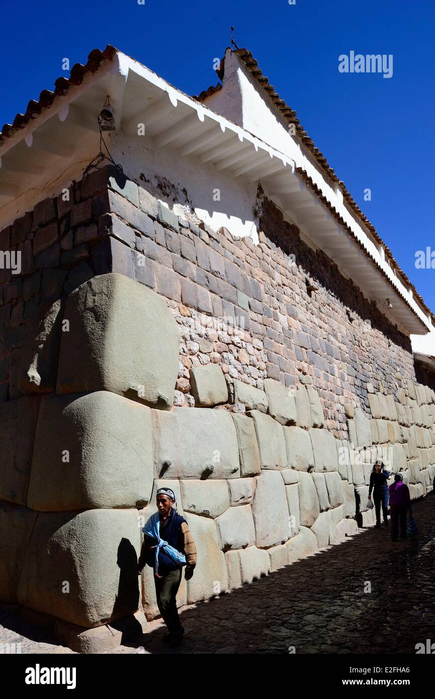Peru Cuzco Province Cuzco listed as World Heritage by UNESCO Calle Hatun Rumiyoc inca wall and colonial buildings built on the Stock Photo