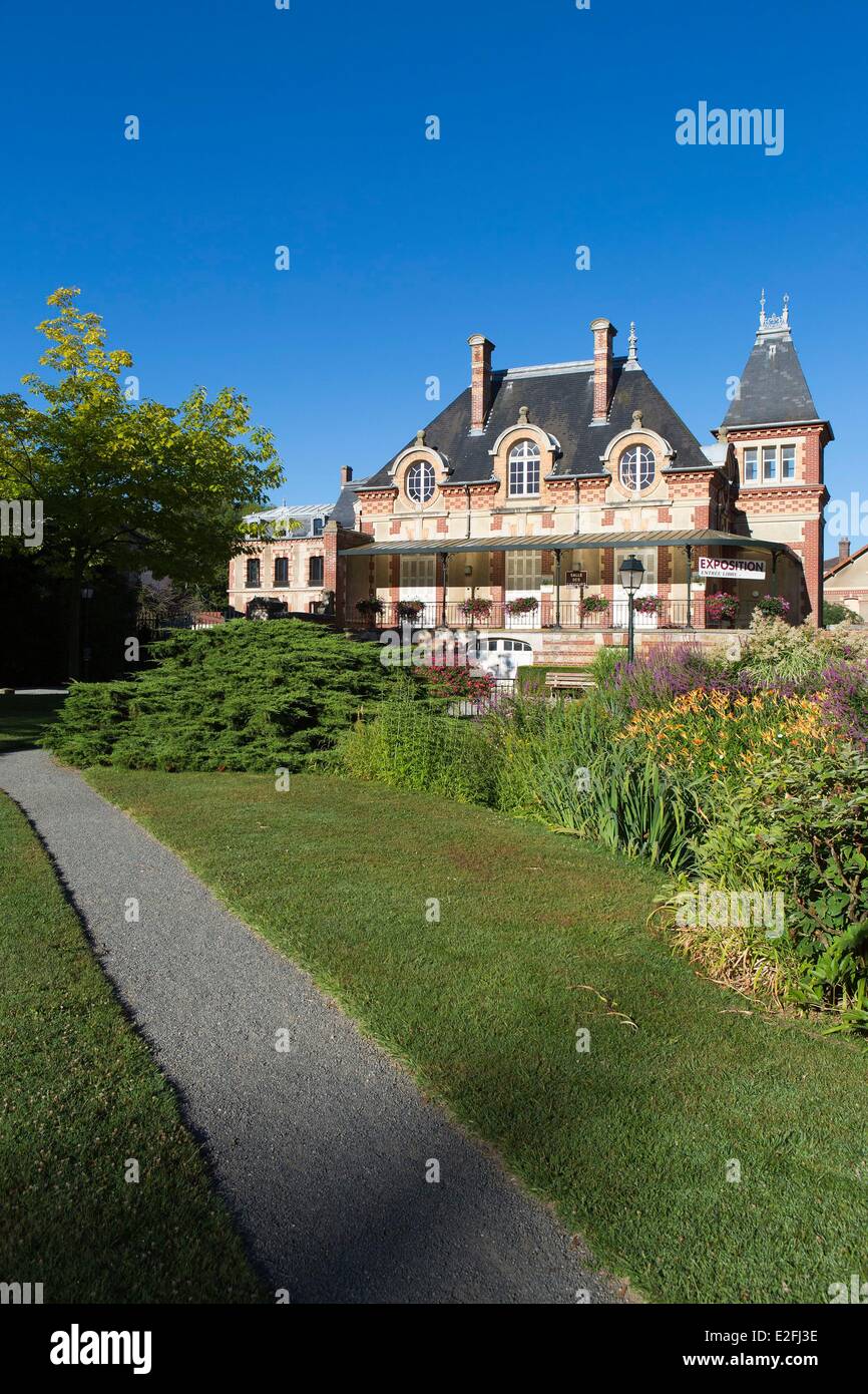 France, Seine et Marne, Coulommiers, 19th century house in the Parc des Capucins Stock Photo Alamy