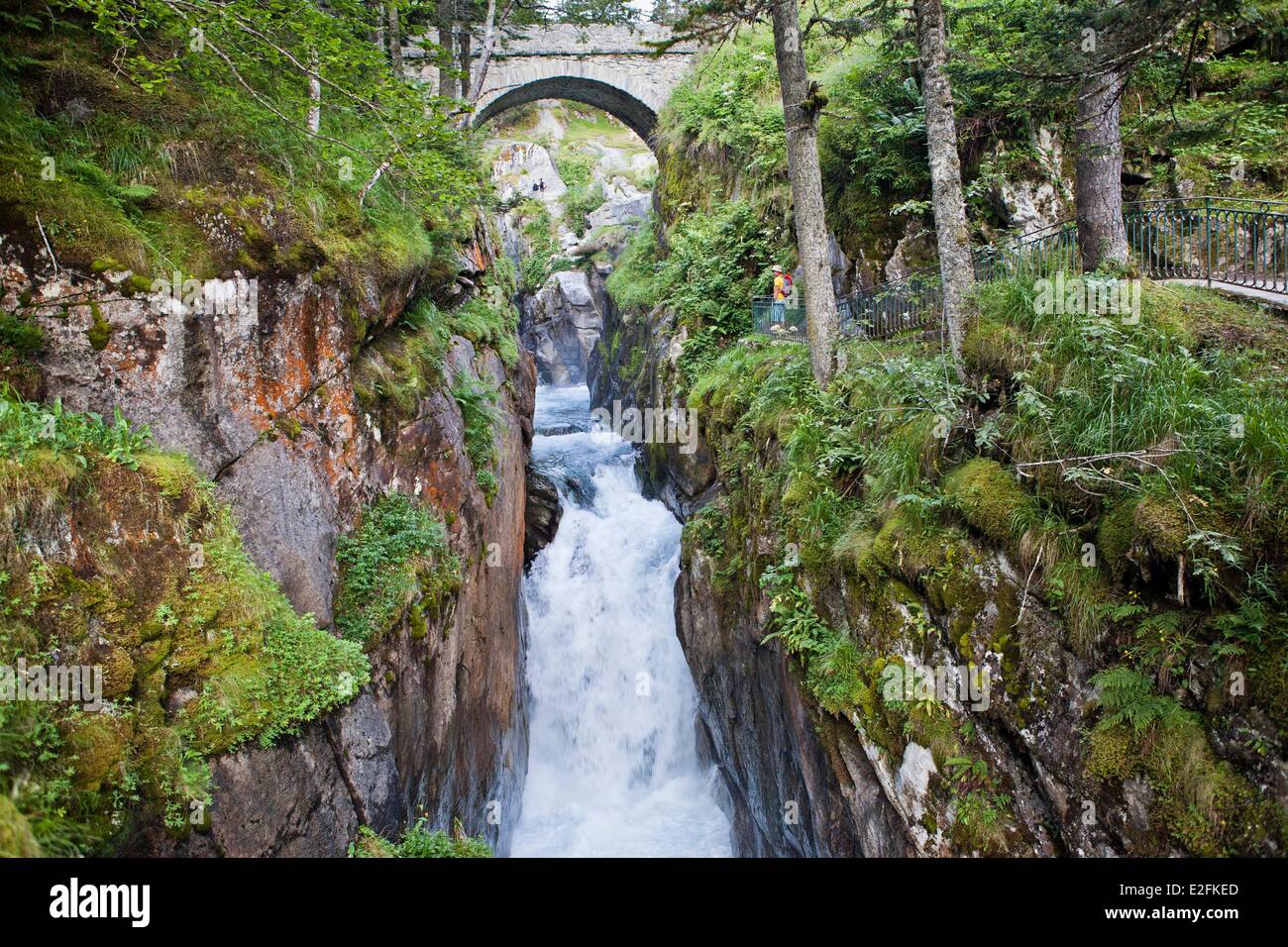 France, Hautes Pyrenees, Pyrenees National Park, GR10 grande randonnee ...