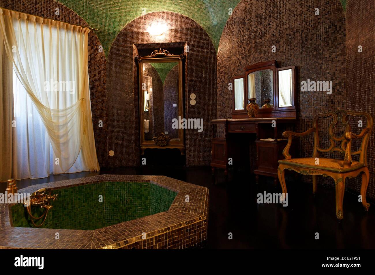 Italy Liguria Sestri Levante hotel Castelli bathroom Stock Photo