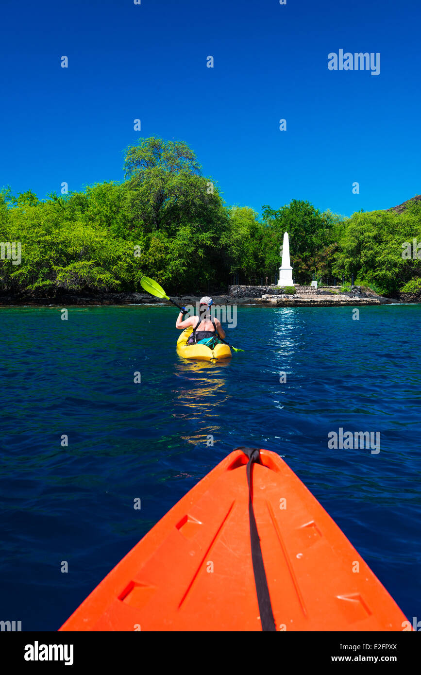 Kayaking on Kealakekua Bay (Captain Cook monument visible), Kona Coast