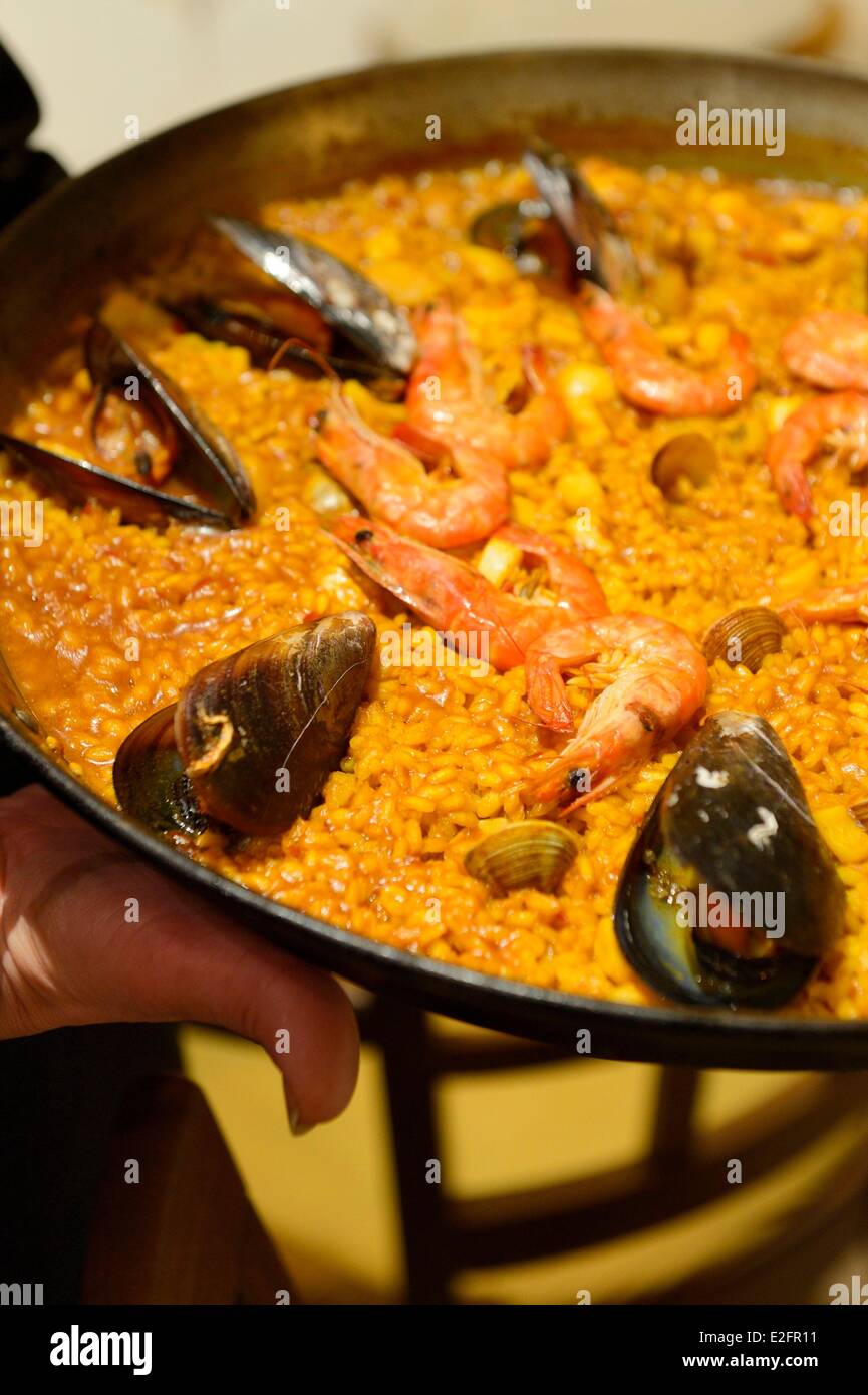 People paella hires stock photography and images Alamy