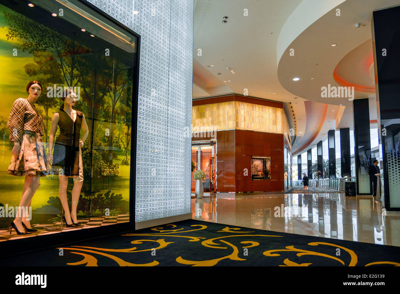 Luxury stores hi-res stock photography and images - Page 2 - Alamy