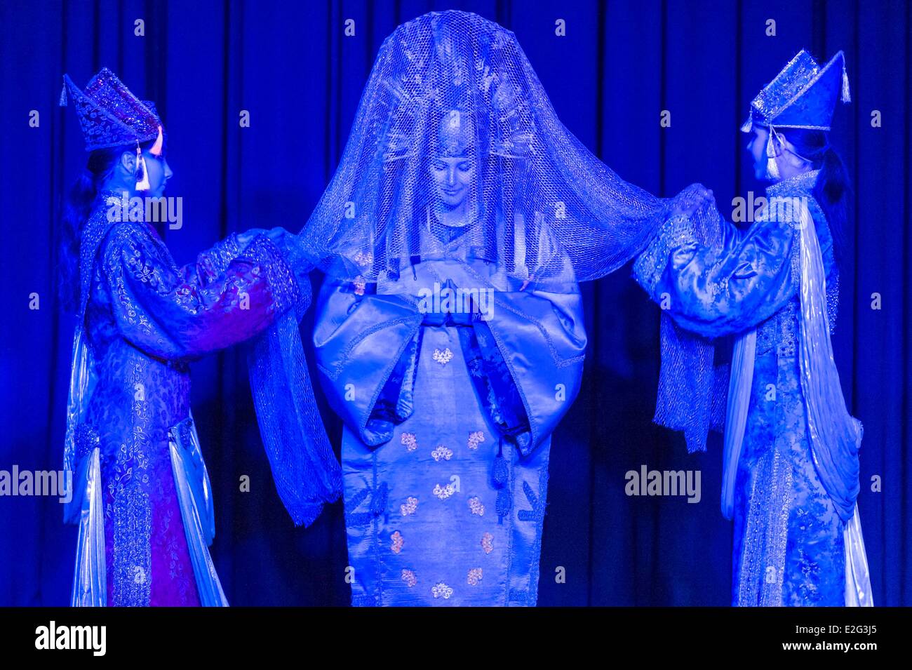 Uzbekistan Silk Road Samarkand listed as World Heritage by UNESCO El Merosi theater show of traditional dances and costumes of Stock Photo