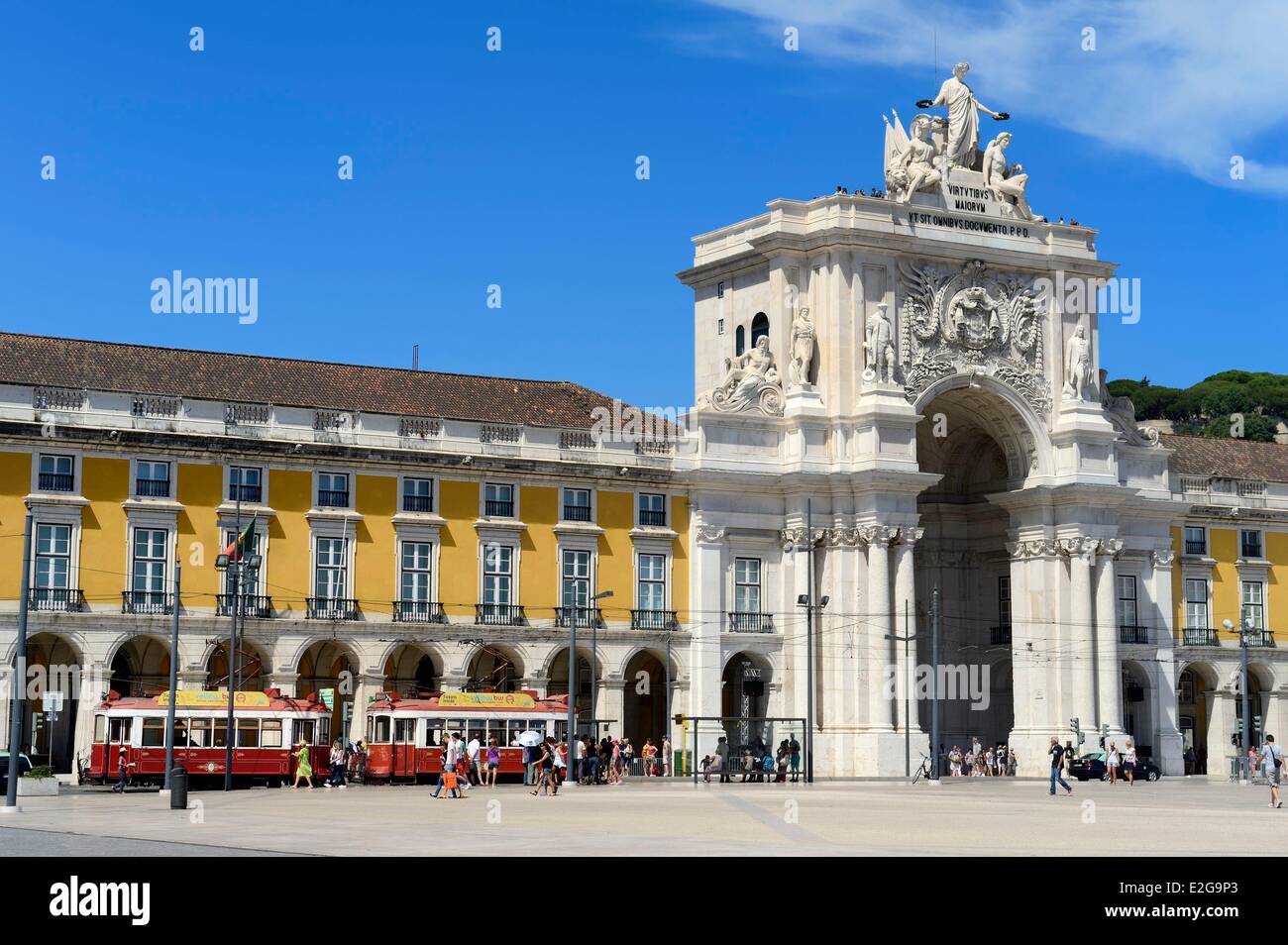 Portugal Lisbon Baixa Pombal district Praca do Comercio (Commerce Square) Triumphal Arch of Rua Augusta (Arco da Rua Augusta) Stock Photo