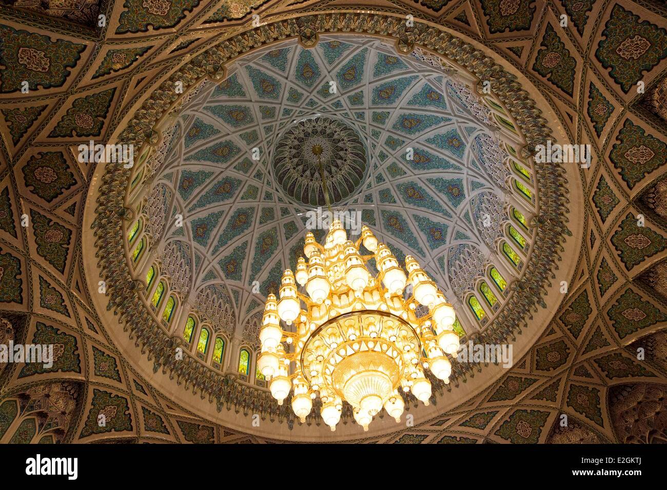 Sultanate of Oman Muscat Sultan Qaboos Grand Mosque chandelier in ...