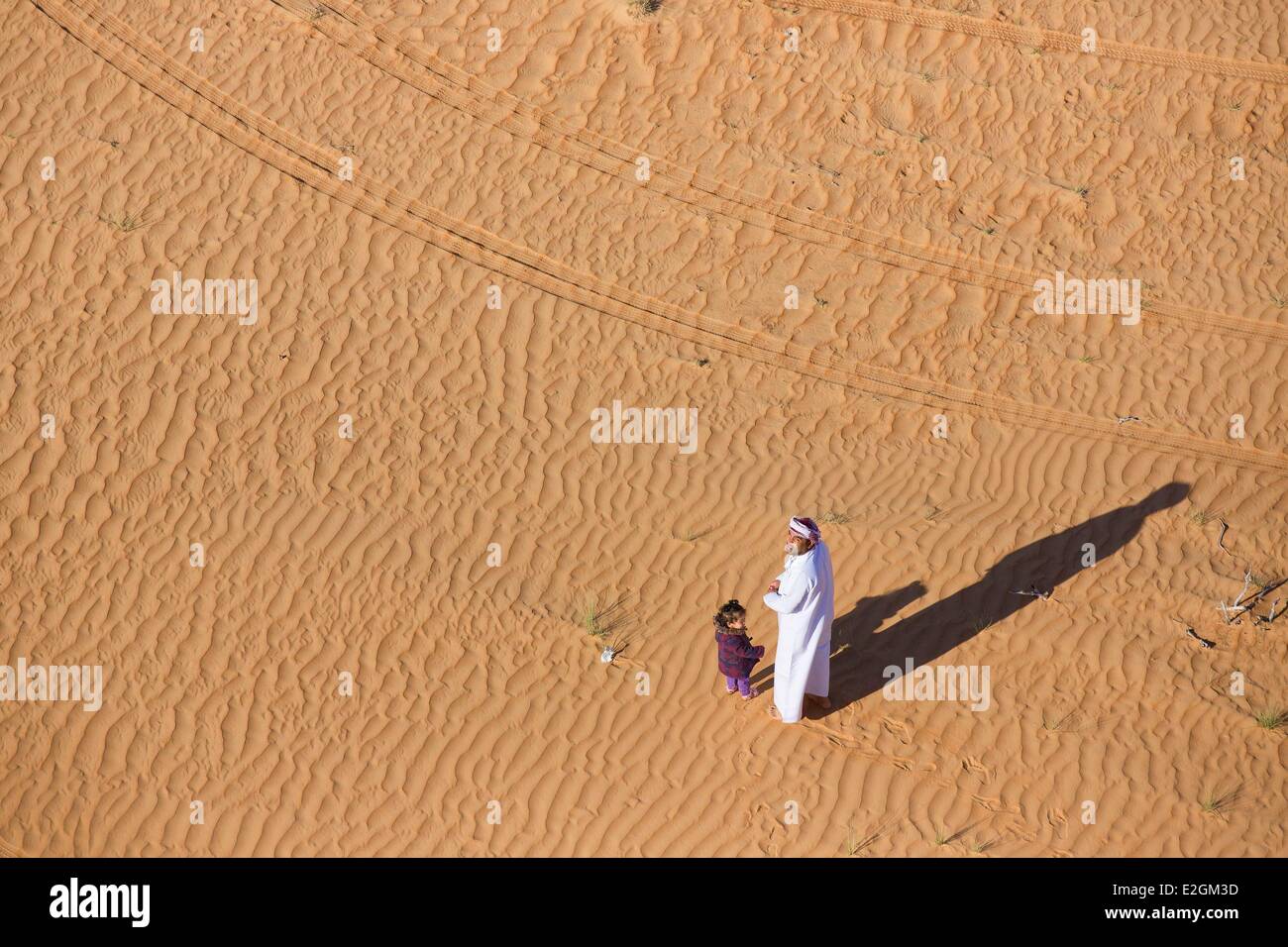 Sultanate of Oman Ash Sharqiyyah region Wahiba Sands Al Rakah Bedouin (aerial view) Stock Photo