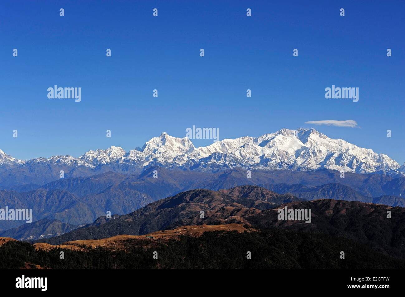 India West Bengal state Singalila National Park Sandakfu view on snowcapped Kangchenjunga Stock Photo