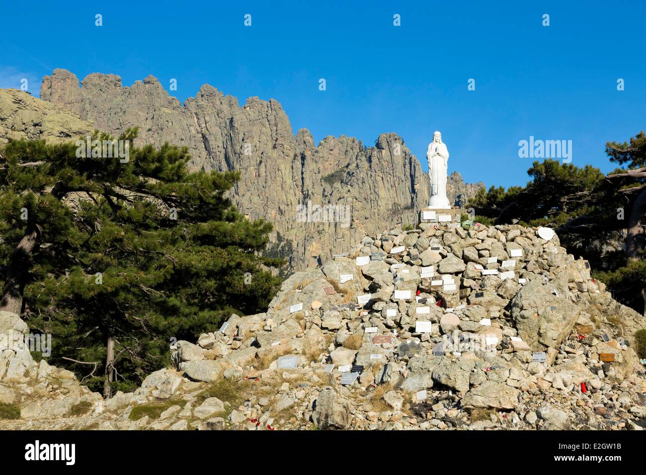 France Corse du Sud Alta Rocca Zonza Aiguilles de Bavella Bavella Pass Notre Dame des Neiges Statue Stock Photo