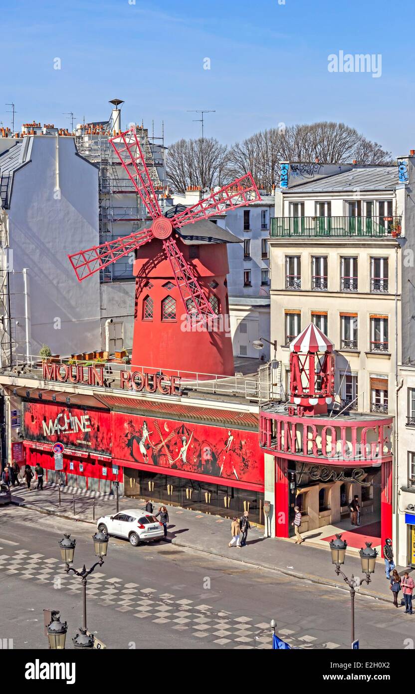 De File Place Rouge France Paris Pigalle district Place Blanche Moulin Rouge Stock Photo ...