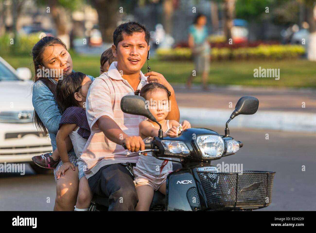 Cambodia Phnom Penh motorcycle traffic Stock Photo - Alamy