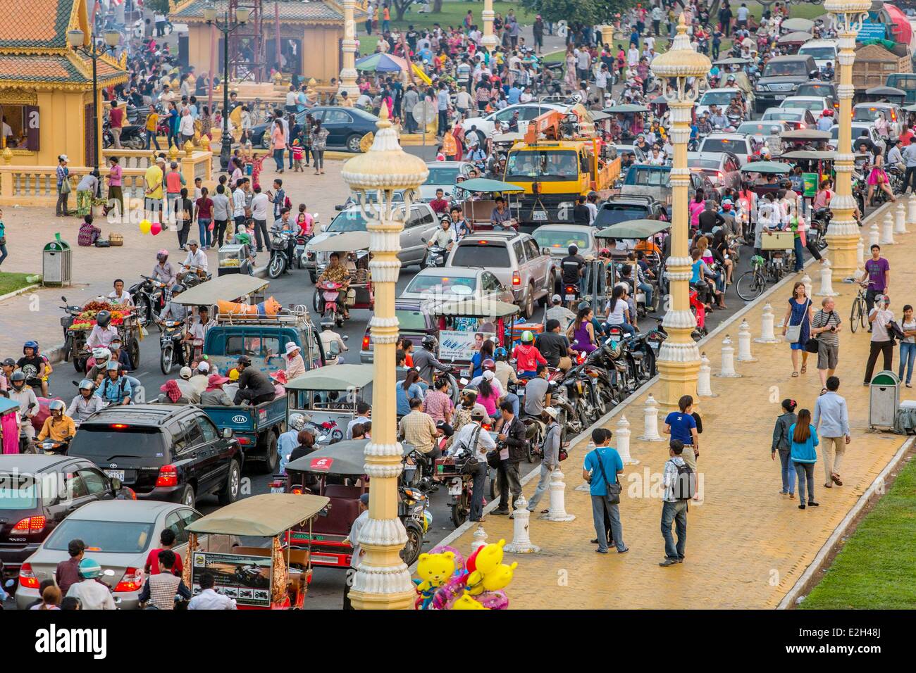 Cambodia Phnom Penh traffic jam on Sisowath Quay Stock Photo