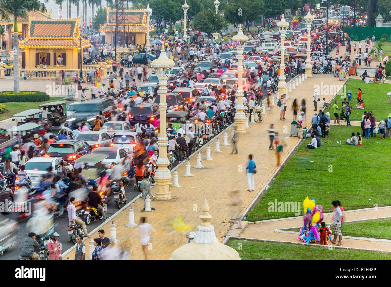 Cambodia Phnom Penh traffic jam on Sisowath Quay Stock Photo