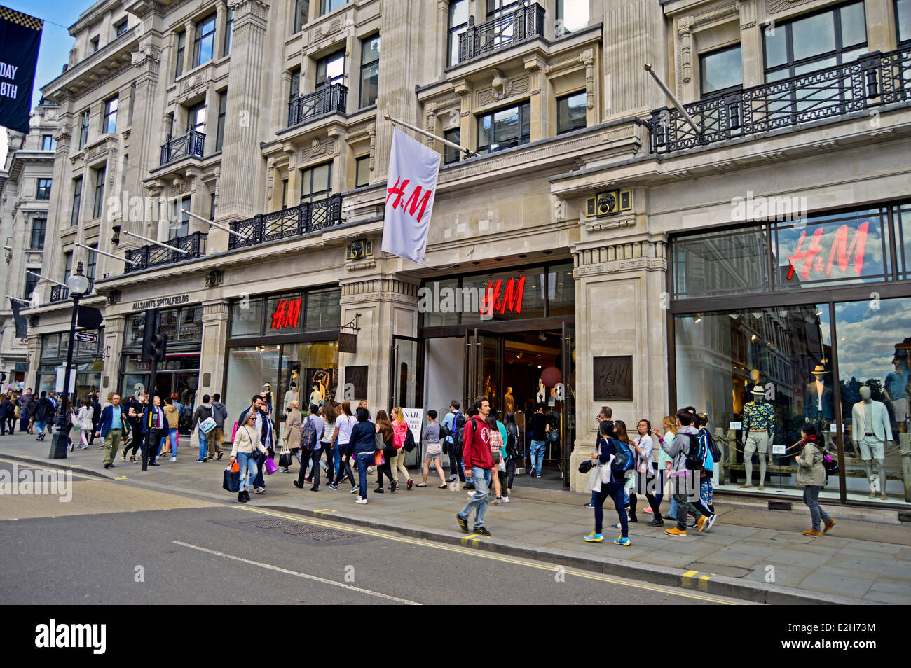 View of Regent Street showing H&M store, City of Westminster, London,  England, United Kingdom Stock Photo - Alamy