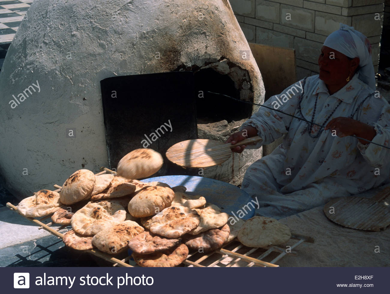Bread Baking Egypt Stock Photos & Bread Baking Egypt Stock Images Alamy