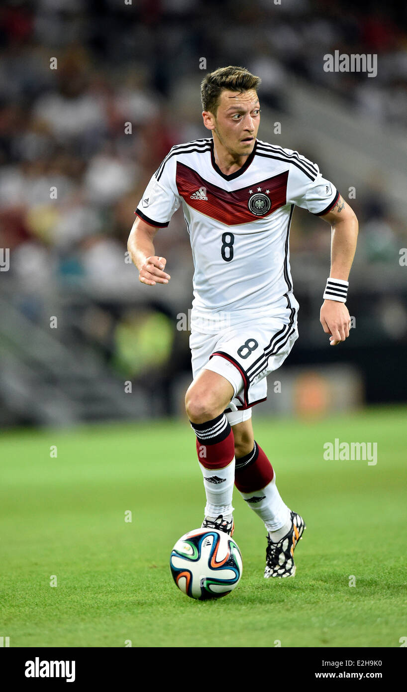 Ozil hi-res stock photography and images - Alamy Ozil hi-res stock photography and images - Alamy