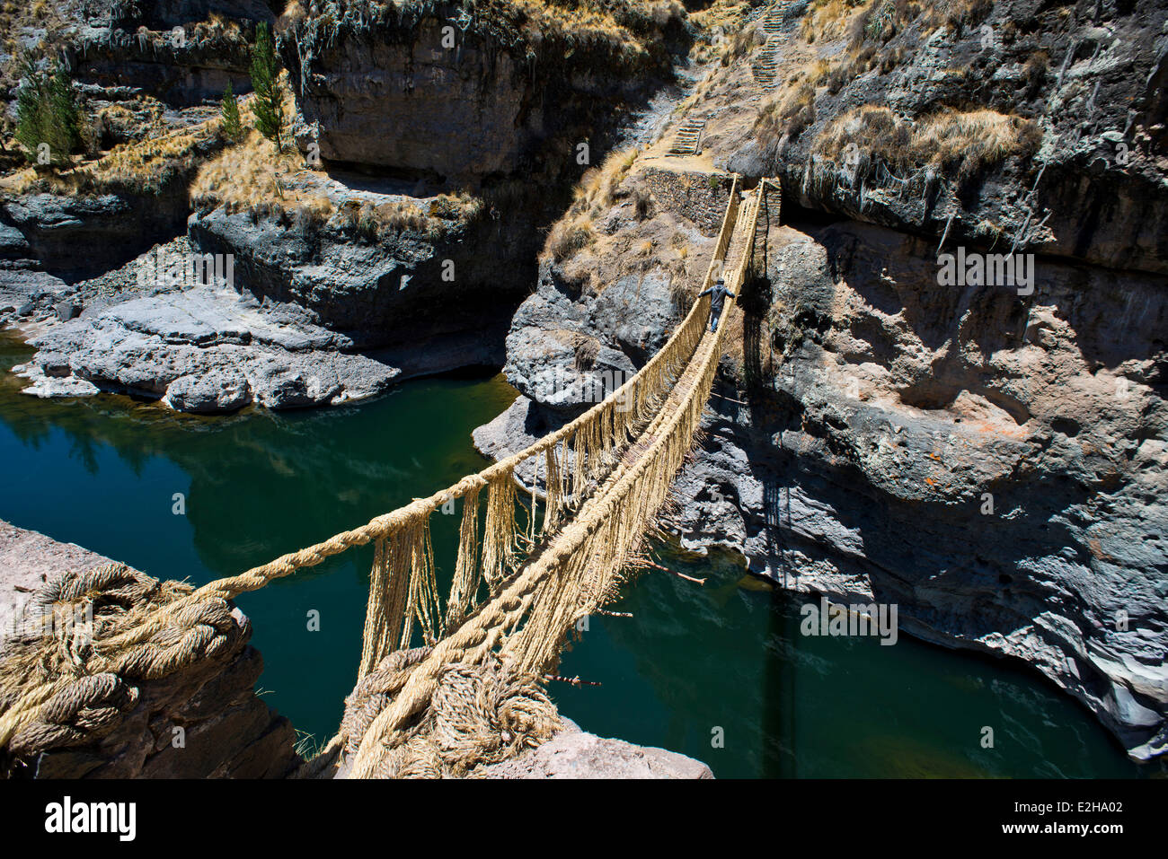 Qu'eswachaka suspension bridge, rope bridge made of woven Peruvian