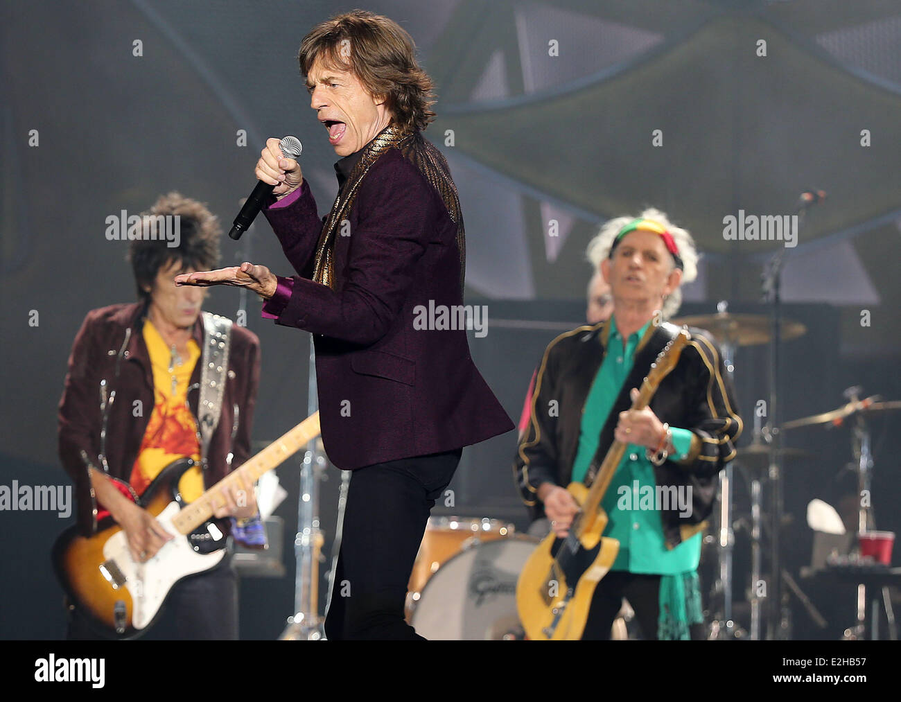 Mick jagger and keith richards during a concert hi-res stock photography  and images - Alamy