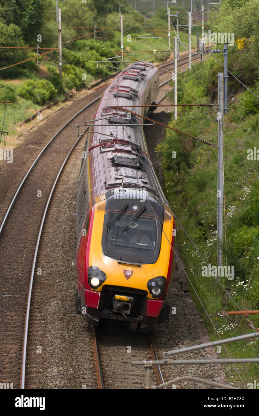 Passengers express pendolino uk hi-res stock photography and images - Alamy