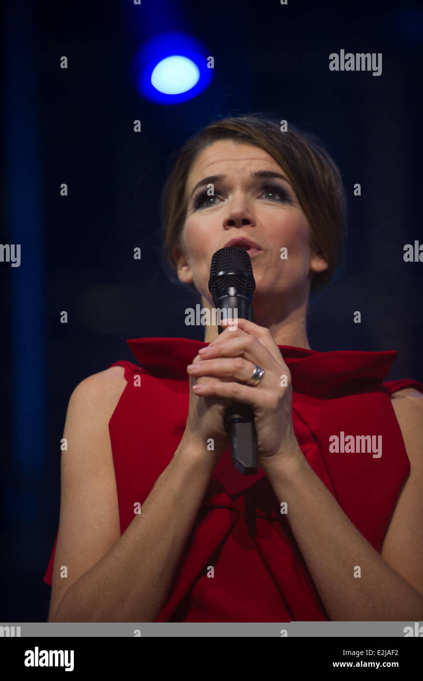 anke-engelke-at-the-show-for-the-eurovision-song-contest-unser-song